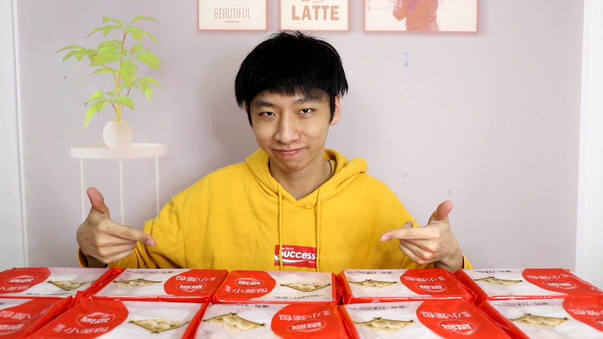 小伙一次性买120个灌汤包挑战大胃王,只为体验吃灌汤包吃到饱